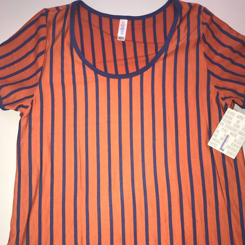 LuLaRoe Large Classic T